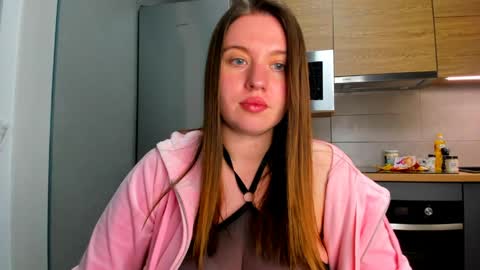 cutebuttslutty online show from April 15, 7:58 pm