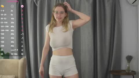 Melisa online show from April 8, 8:55 pm