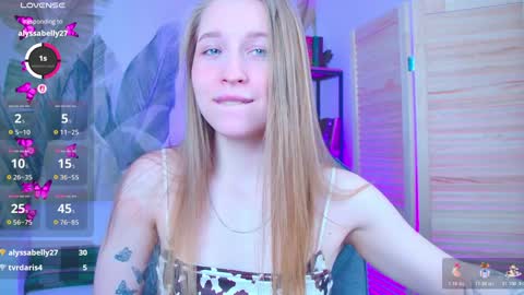 Rina online show from April 4, 8:13 am