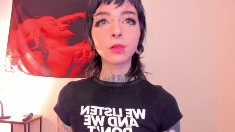 cel I am independent Help me reach 200 thumbs up uwu online show from March 13, 3:52 am