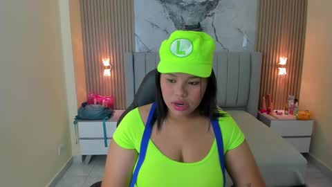 C Y N T H I A  online show from October 7, 3:33 am