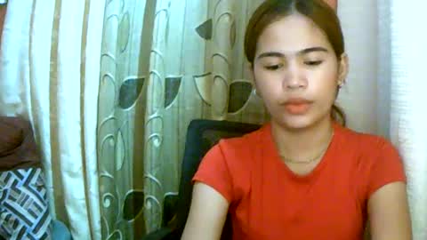 Im Dahlia online show from December 8, 11:03 am