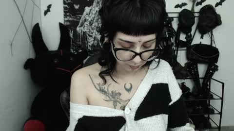 dakota online show from April 25, 3:53 am