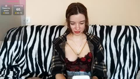 Mia online show from March 29, 7:07 am