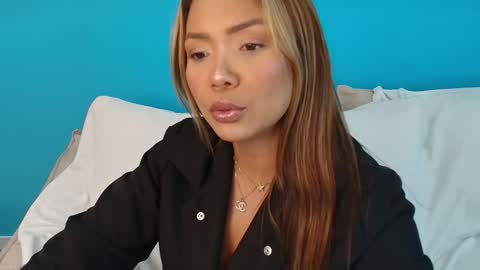 Debra online show from March 13, 4:41 pm