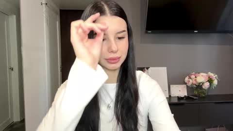 desireefolino online show from February 13, 8:16 am