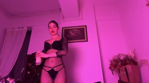 Petitee Desiree online show from April 18, 7:58 pm