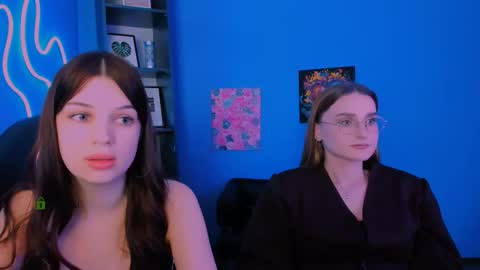 devil_moon_ online show from March 7, 2:02 pm