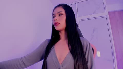 Sara 3 online show from April 6, 8:10 pm