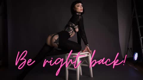 dgtlgrl online show from January 18, 2:02 pm