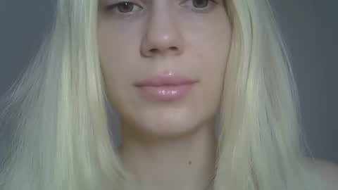 DitaMilton online show from April 6, 11:55 am