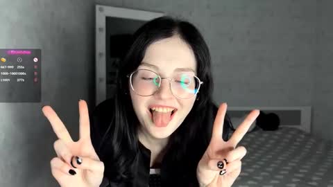 Annie PVT IS OPEN online show from November 21, 9:06 pm