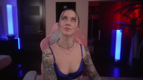 Sarah online show from March 27, 10:54 pm