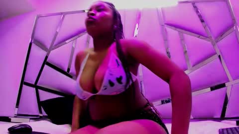 dulcanela online show from February 28, 9:36 pm