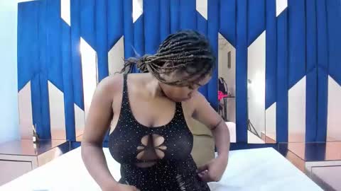 dulcanela online show from February 11, 10:22 pm