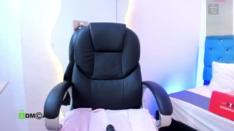 Dulce  online show from April 13, 12:39 pm