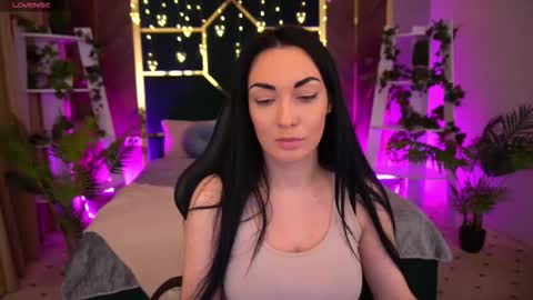 effie_luvv online show from February 11, 7:21 am