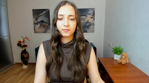 Effy Royse online show from April 3, 1:42 pm