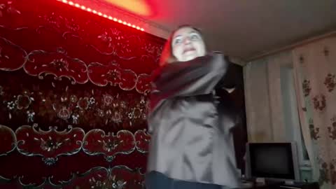 Mia online show from March 14, 4:41 pm