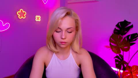 elenamonroe_ online show from March 9, 4:59 am