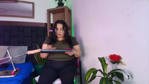 elenna_boobs_ online show from May 5, 3:31 am