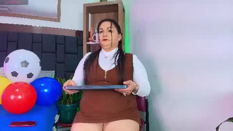 elenna_boobs_ online show from June 25, 3:39 am