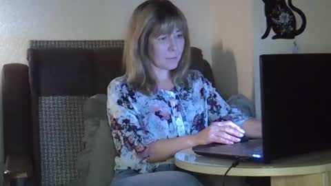 ellajohnsonx online show from March 7, 4:25 pm