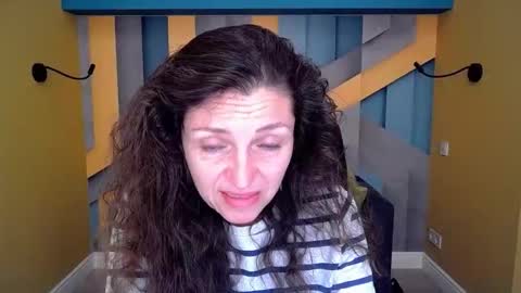 EllaLongs online show from April 14, 11:21 am