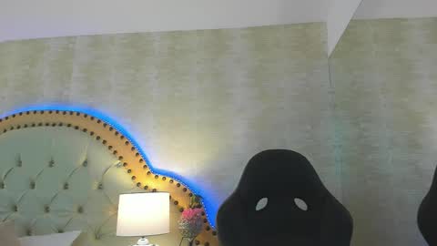 Ella Sanders online show from April 14, 12:43 am