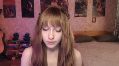 ellie_friendly online show from April 10, 2:23 pm