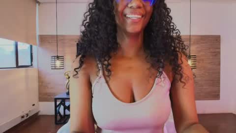 elliee_alves online show from April 9, 6:46 pm