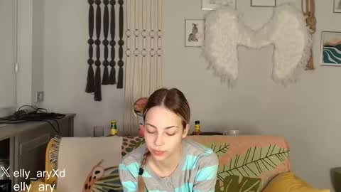 elly_ary online show from January 7, 9:29 pm