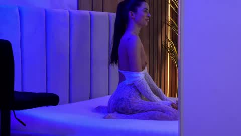 Elly online show from April 18, 7:58 pm