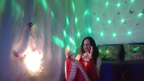 Elisa online show from April 9, 6:35 pm