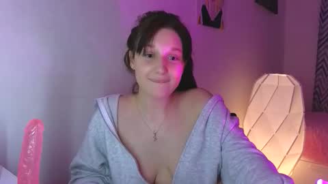 Em1l1a online show from September 10, 7:36 pm