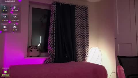 Em1l1a online show from November 10, 2:23 pm