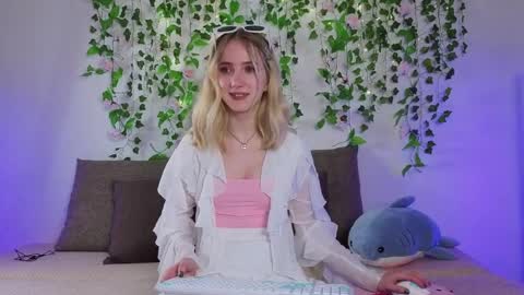 Emma online show from March 28, 2:55 am