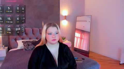 emiliastanley online show from January 19, 5:47 am