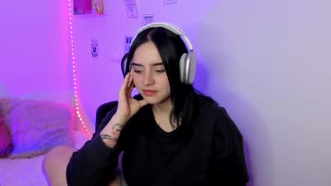 Emily Lindey online show from March 13, 5:53 am