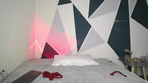 Emma Glow online show from February 14, 5:59 pm