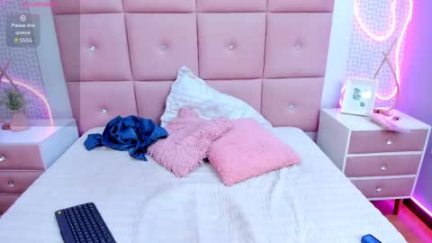 Alejandra  online show from February 19, 3:17 am