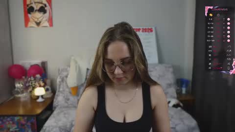 Mia online show from July 3, 1:39 pm