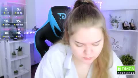 erica_love_ online show from February 15, 7:00 am