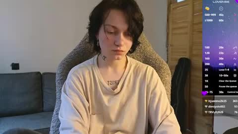 esajukyy online show from March 29, 9:08 am