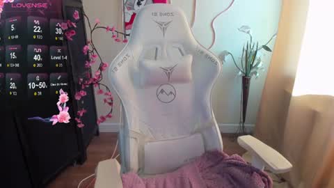 Evelina online show from July 24, 2:09 am