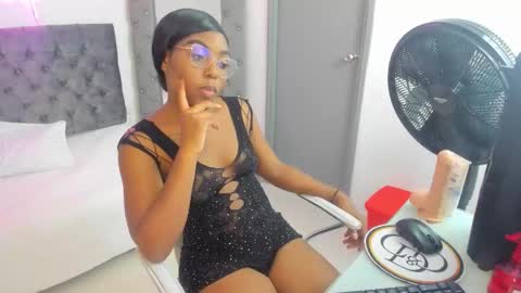 Evelyn  cortes online show from February 18, 7:57 pm