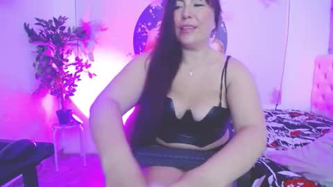 Juliana online show from September 13, 8:28 pm