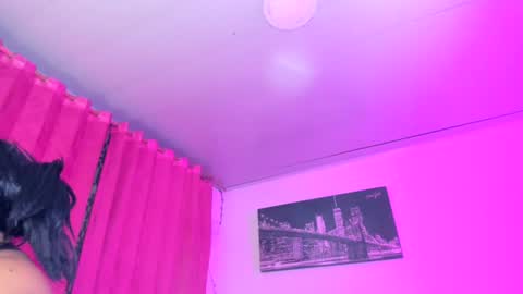 Evelyn Sandoval online show from July 7, 6:47 am