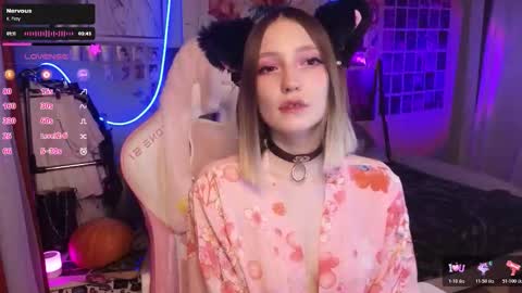 Evie online show from November 1, 9:08 pm