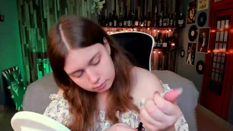 fiora online show from April 15, 6:14 am